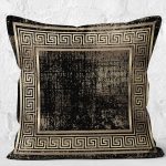 - K11724-Gorsel-2 - Realhomes RealHomes Gold - Siyah Zeminde Çerçeveli Motifli Altın Desenli Dijital Baskılı Yastık Kırlent Kılıfı Realhomes