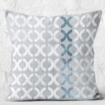 - K11729-Gorsel-2 - Realhomes RealHomes Gri Zeminde Dokuma Halı Motifli Geometrik Desenli Dijital Baskılı Yastık Kırlent Kılıfı Realhomes