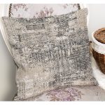 - K11734-Gorsel-1 - Realhomes RealHomes Ekru - Gri Zeminde Eskitme Motifli Antik Desenli Dijital Baskılı Yastık Kırlent Kılıfı Realhomes