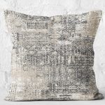 - K11734-Gorsel-2 - Realhomes RealHomes Ekru - Gri Zeminde Eskitme Motifli Antik Desenli Dijital Baskılı Yastık Kırlent Kılıfı Realhomes