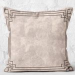 RealHomes Krem - Kahverengi Zeminde Çerçeveli Motifli Eskitme Desenli Dijital Baskılı Yastık Kırlent Kılıfı Realhomes