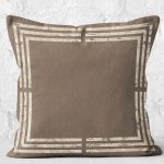 RealHomes Kahverengi - Beyaz Zeminde Çerçeveli Motifli Mermer Desenli Dijital Baskılı Yastık Kırlent Kılıfı Realhomes