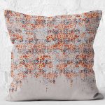 - K11756-Gorsel-2 - Realhomes RealHomes Kahverengi - Kırmızı Zeminde Antik Motifli Eskitme Desenli Dijital Baskılı Yastık Kırlent Kılıfı Realhomes