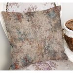 - K11769-Gorsel-1 - Realhomes RealHomes Kahverengi Zeminde Otantik Motifli Dokuma Desenli Dijital Baskılı Yastık Kırlent Kılıfı Realhomes