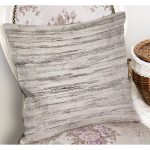 - K11785-Gorsel-1 - Realhomes RealHomes Krem - Ekru Zeminde Dokuma Halı Motifli Kilim Desenli Dijital Baskılı Yastık Kırlent Kılıfı Realhomes