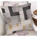 - K11795-Gorsel-1 - Realhomes RealHomes Ekru - Siyah Zeminde El Dokuma Motifli Kilim Desenli Dijital Baskılı Yastık Kırlent Kılıfı Realhomes