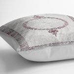 - K11804-Gorsel-3 - Realhomes RealHomes Krem - Pembe Zeminde Hereke Motifli Dokuma Desenli Dijital Baskılı Yastık Kırlent Kılıfı Realhomes