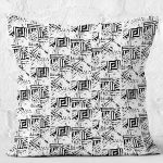 - K11835-Gorsel-2 - Realhomes RealHomes Siyah - Beyaz Zeminde Geometrik Motifli Eskitme Desenli Dijital Baskılı Yastık Kırlent Kılıfı Realhomes