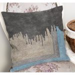 - K11843-Gorsel-1 - Realhomes RealHomes Altın - Gri Zeminde Eskitme Motifli Geometrik Desenli Dijital Baskılı Yastık Kırlent Kılıfı Realhomes