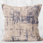 - K11852-Gorsel-2 - Realhomes RealHomes Kahverengi Zeminde Eskitme Motifli Otantik Desenli Dijital Baskılı Yastık Kırlent Kılıfı Realhomes