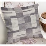 - K11855-Gorsel-1 - Realhomes RealHomes Gri - Krem Zeminde Dokuma Halı Motifli Eskitme Desenli Dijital Baskılı Yastık Kırlent Kılıfı Realhomes