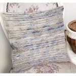 - K11859-Gorsel-1 - Realhomes RealHomes Krem - Mavi Zeminde Dokuma Motifli Örgü Desenli Dijital Baskılı Yastık Kırlent Kılıfı Realhomes