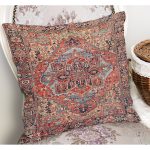 - K11873-Gorsel-1 - Realhomes RealHomes Kırmızı Zeminde Antik Motifli Dokuma Desenli Dijital Baskılı Yastık Kırlent Kılıfı Realhomes