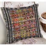 - K11876-Gorsel-1 - Realhomes RealHomes Antika Temalı Otantik Motifli Uşak Desenli Dijital Baskılı Yastık Kırlent Kılıfı Realhomes