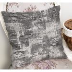 - K11885-Gorsel-1 - Realhomes RealHomes Gri Zeminde Eskitme Motifli Dokuma Halı Desenli Dijital Baskılı Yastık Kırlent Kılıfı Realhomes
