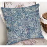 - K11886-Gorsel-1 - Realhomes RealHomes Mavi - Krem Zeminde Osmanlı Motifli Etnik Desenli Dijital Baskılı Yastık Kırlent Kılıfı Realhomes