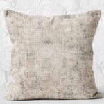 - K11896-Gorsel-2 - Realhomes  RealHomes Krem - Ekru Zeminde Kilim Motifli Antik Desenli Dijital Baskılı Yastık Kırlent Kılıfı Realhomes