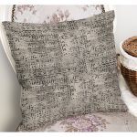 - K11901-Gorsel-1 - Realhomes RealHomes Siyah- Füme Zeminde Bohem Motifli Antika Desenli Dijital Baskılı Yastık Kırlent Kılıfı Realhomes