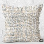 RealHomes Krem - Mavi Zeminde Kanvas Motifli Fırça Darbeleri Desenli Dijital Baskılı Yastık Kırlent Kılıfı Realhomes