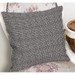 - K11917-Gorsel-1 - Realhomes RealHomes Siyah - Gri Zeminde Geometrik Motifli Klasik Desenli Dijital Baskılı Yastık Kırlent Kılıfı Realhomes