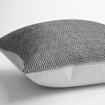 - K11917-Gorsel-3 - Realhomes RealHomes Siyah - Gri Zeminde Geometrik Motifli Klasik Desenli Dijital Baskılı Yastık Kırlent Kılıfı Realhomes