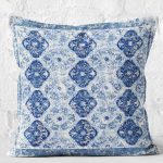 - K11919-Gorsel-2 - Realhomes RealHomes Lacivert Zeminde Otantik Motifli Kilim Desenli Dijital Baskılı Yastık Kırlent Kılıfı Realhomes