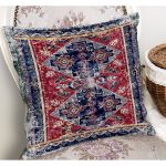 - K11924-Gorsel-1 - Realhomes RealHomes Lacivert - Kırmızı Zeminde Göbekli Halı Motifli Antika Desenli Dijital Baskılı Yastık Kırlent Kılıfı Realhomes