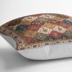 - K11934-Gorsel-3 - Realhomes RealHomes Krem - Kırmızı Zeminde Uşak Motifli Kilim Desenli Dijital Baskılı Yastık Kırlent Kılıfı Realhomes