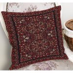 - K11966-Gorsel-1 - Realhomes  RealHomes Kahverengi - Kırmızı Zeminde Uşak Motifli El Dokuma Desenli Dijital Baskılı Yastık Kırlent Kılıfı Realhomes
