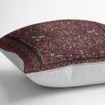 - K11966-Gorsel-3 - Realhomes  RealHomes Kahverengi - Kırmızı Zeminde Uşak Motifli El Dokuma Desenli Dijital Baskılı Yastık Kırlent Kılıfı Realhomes