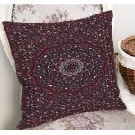 - K11967-Gorsel-1 - Realhomes RealHomes Kırmızı Zeminde Hereke Motifli Kilim Desenli Dijital Baskılı Yastık Kırlent Kılıfı Realhomes