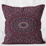 - K11967-Gorsel-2 - Realhomes RealHomes Kırmızı Zeminde Hereke Motifli Kilim Desenli Dijital Baskılı Yastık Kırlent Kılıfı Realhomes