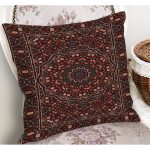 - K11969-Gorsel-1 - Realhomes RealHomes Kahverengi Zeminde Kilim Motifli Etnik Desenli Dijital Baskılı Yastık Kırlent Kılıfı Realhomes