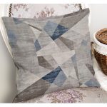 - K11977-Gorsel-1 - Realhomes RealHomes Krem - Mavi Zeminde Geometrik Motifli Dokuma Desenli Dijital Baskılı Yastık Kırlent Kılıfı Realhomes