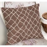 - K12014-Gorsel-1 - Realhomes RealHomes Kahverengi Zeminde Etnik Motifli Baklava Desenli Dijital Baskılı Yastık Kırlent Kılıfı Realhomes