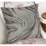 - K12020-Gorsel-1 - Realhomes RealHomes Gri - Füme Zeminde Dokuma Motifli Eskitme Desenli Dijital Baskılı Yastık Kırlent Kılıfı Realhomes