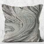 - K12020-Gorsel-2 - Realhomes RealHomes Gri - Füme Zeminde Dokuma Motifli Eskitme Desenli Dijital Baskılı Yastık Kırlent Kılıfı Realhomes