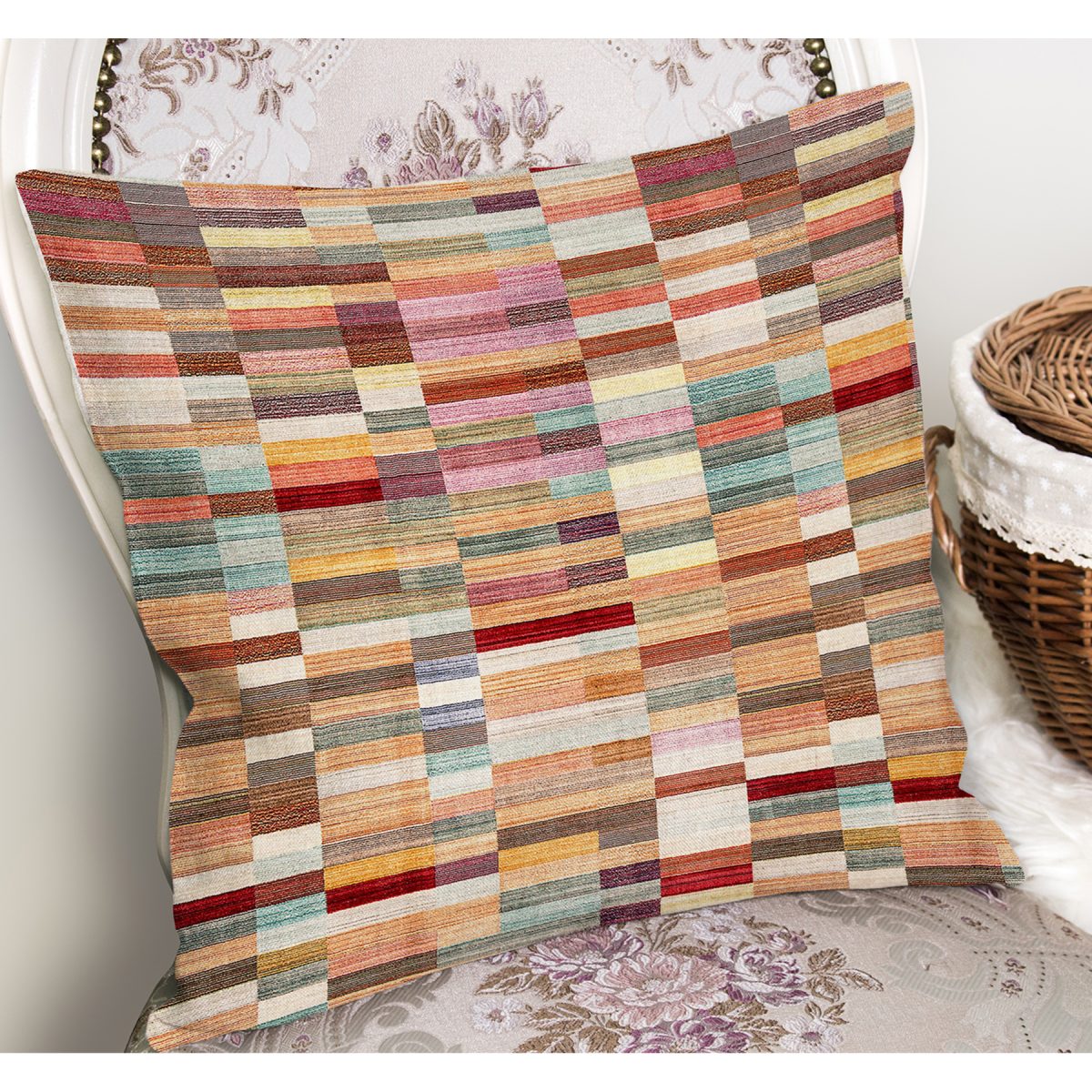 RealHomes Rengarenk Patchwork Motifli Kilim Desenli Dijital Baskılı Yastık Kırlent Kılıfı Realhomes