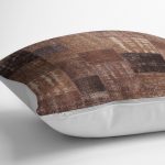 - K12025-Gorsel-3 - Realhomes RealHomes Kahverengi Zeminde Patchwork Motifli Vintage Desenli Dijital Baskılı Yastık Kırlent Kılıfı Realhomes