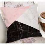 - K12026-Gorsel-1 - Realhomes RealHomes Pembe - Siyah Zeminde Mermer Motifli Geometrik Desenli Dijital Baskılı Yastık Kırlent Kılıfı Realhomes