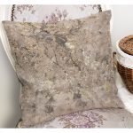 - K12030-Gorsel-1 - Realhomes RealHomes Bej - Gri Zeminde Eskitme Motifli Antika Desenli Dijital Baskılı Yastık Kırlent Kılıfı Realhomes