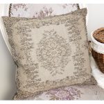 - K12042-Gorsel-1 - Realhomes RealHomes Ekru - Krem Zeminde Etnik Motifli El Dokuma Desenli Dijital Baskılı Yastık Kırlent Kılıfı Realhomes