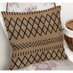 - K12044-Gorsel-1 - Realhomes RealHomes Siyah - Kahverengi Zeminde Hasır Motifli Etnik Desenli Dijital Baskılı Yastık Kırlent Kılıfı Realhomes