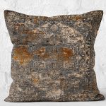 - K12049-Gorsel-2 - Realhomes RealHomes Gri - Ekru Zeminde Otantik Motifli El Dokuma Desenli Dijital Baskılı Yastık Kırlent Kılıfı Realhomes