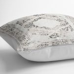 - K12052-Gorsel-3 - Realhomes RealHomes Krem - Siyah Zeminde Göbekli Halı Motifli Otantik Desenli Dijital Baskılı Yastık Kırlent Kılıfı Realhomes