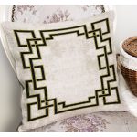 - K12053-Gorsel-1 - Realhomes RealHomes Gold - Krem Zeminde Çerçeveli Motifli Eskitme Desenli Dijital Baskılı Yastık Kırlent Kılıfı Realhomes