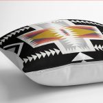 - K12064-Gorsel-3 - Realhomes RealHomes Siyah Zeminde Etnik Motifli Geleneksel Desenli Dijital Baskılı Yastık Kırlent Kılıfı Realhomes