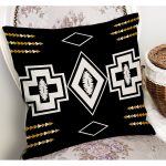 - K12073-Gorsel-1 - Realhomes RealHomes Siyah Zeminde Kilim Motifli Geometrik Desenli Dijital Baskılı Yastık Kırlent Kılıfı Realhomes