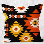 - K12074-Gorsel-2 - Realhomes RealHomes Siyah Zeminde Yöresel Motifli Geometrik Desenli Dijital Baskılı Yastık Kırlent Kılıfı Realhomes