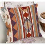 - K12079-Gorsel-1 - Realhomes RealHomes Retro Tasarımlı Antika Motifli Geleneksel Desenli Dijital Baskılı Yastık Kırlent Kılıfı Realhomes
